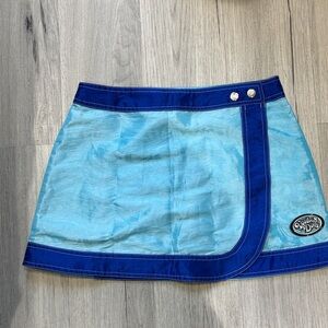 Trendy Blue Mini Skirt with Contrast Trim